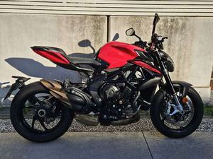 MV AGUSTA BRUTALE 800 ROSSO ROSSO