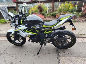KAWASAKI Z125 MIT VIELEN EXTRAS