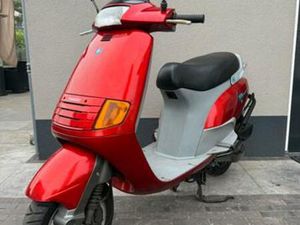⭐️PIAGGIO SKR 125CC 2 TAKT DUITS 6600 KM NIEUWSTAAT⭐️ — SCOOTERS | PIAGGIO — MARKTPLAATS