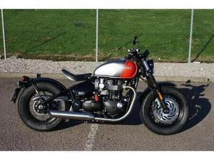 TRIUMPH BONNEVILLE BOBBER