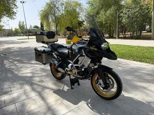 BMW - R1250GS ADV 40 ANIVERSARIO 21