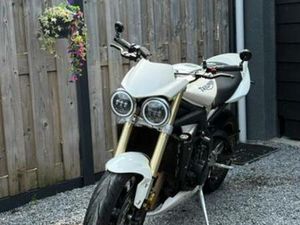 TRIUMPH STREET TRIPLE 675 — MOTOREN | TRIUMPH — MARKTPLAATS