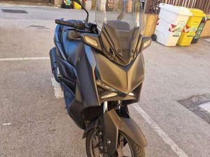 YAMAHA X-MAX 300 NERO