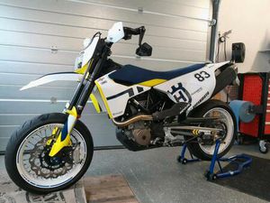 HUSQVARNA 701 SUPERMOTO