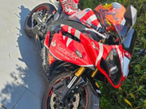 YAMAHA R1 SANTANDER AUTOGRAFATA DA V.ROSSI