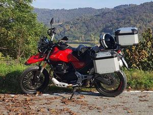 MOTO GUZZI V 85 TT ROSSO