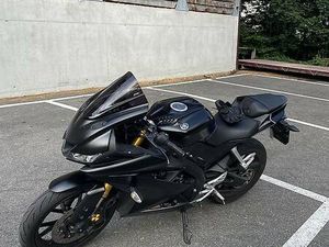 YAMAHA YZF-R125 (2. HAND, UNFALLFREI, FRISCH AB SERVICE) CANTON ZOUG -