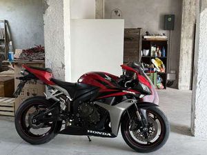 HONDA CBR 600 RR