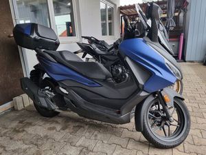 HONDA FORZA 125 - INKL. TOPCASE - WENIG KILOMETER