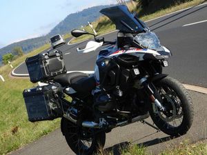 BMW R1250GS ADVENTURE RALLYE 1. HAND