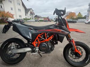 KTM SMC-R 690