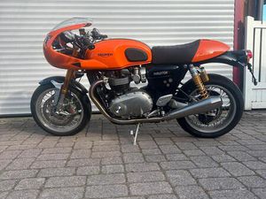TRIUMPH THRUXTON