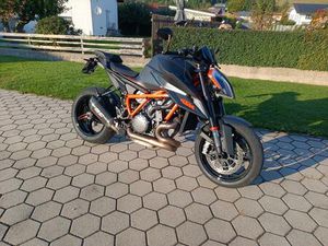 KTM SUPER DUKE 1290 R 3.0 2021 SCHWARZ QUICKSHIFTER TÜV NEU