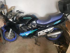 SUZUKI GSX750F