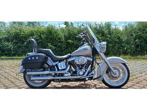 HARLEY-DAVIDSON SOFTAIL DELUXE FLSTN