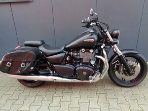 TRIUMPH THUNDERBIRD STORM