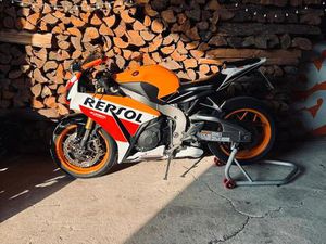 HONDA CBR 1000 RR FIREBLADE SC59 REPSOL