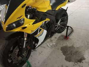 YAMAHA YZF-R1 LACUNA SECA GIALLO