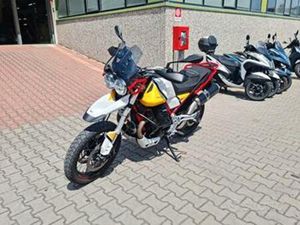 MOTO GUZZI V85 TT EVOCATIVE GRAPHICS