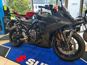 SUZUKI GSX-8R
