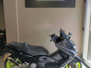 VENDO YAMAHA T-MAX 500 (2004 - 07) USATA A IMPERIA (CODICE 9849717) - MOTO.IT