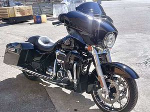 HARLEY-DAVIDSON STREET GLIDE