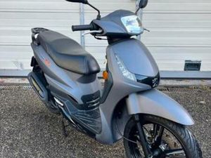 PEUGEOT TWEET SNOR 25KM SCOOTER BROMMER 2014 — SCOOTERS | PEUGEOT — MARKTPLAATS