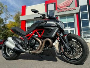 2012 DUCATI DIAVEL CARBON