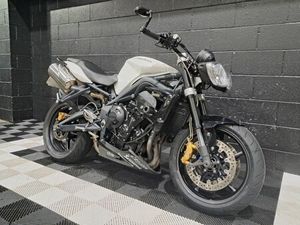 2011 TRIUMPH STREET TRIPLE 675 R A VENDRE