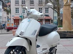 VESPA GTS 300 TOPZUSTAND