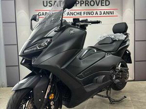 YAMAHA TMAX 560 NERO
