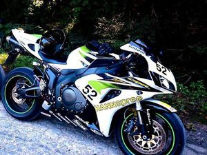 HONDA CBR 1000 SC 57