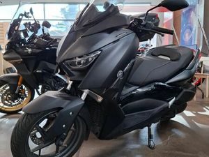 YAMAHA X-MAX
