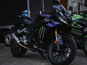 YAMAHA YZF-R125 2019 MONSTER GP EDITION