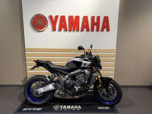 YAMAHA MT-09