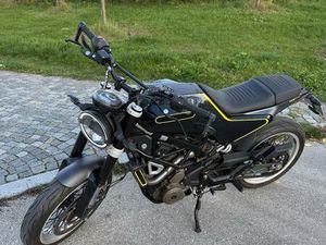 HUSQVARNA SVARTPILEN 401 MOTORRAD KTM WINTERPREIS TOP!