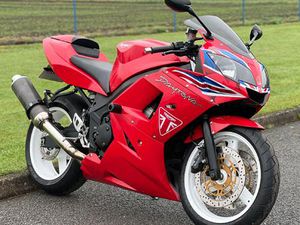 TRIUMPH DAYTONA 600 599 CC