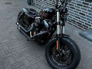 HARLEY-DAVIDSON SPORTSTER 1200