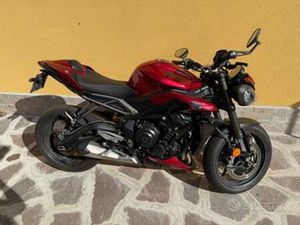 TRIUMPH STREET TRIPLE RS - 2024
