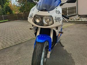 SUZUKI GSXR 750 W (GR7BC)