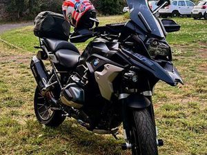 1250 GS TRIPLE BLACK