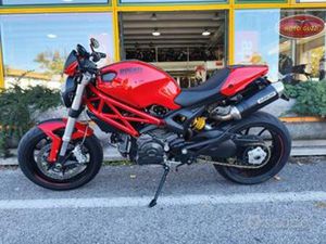 DUCATI MONSTER 796