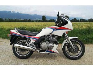 YAMAHA XJ 900 MIT VETERAN-MFK CANTON BERNE -