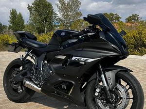 YAMAHA YZF-R7