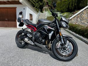 STREET TRIPLE RS SILVER ICE