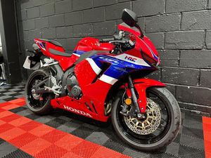 2025 HONDA CBR600RR A VENDRE
