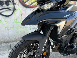 VENDO BENELLI TRK 702X (2023 - 25) USATA A MARCIANISE (CODICE 9851928) - MOTO.IT
