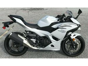 2025 KAWASAKI NINJA® 500