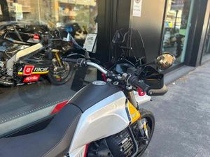 VENDO MOTO GUZZI V85 TT EVOCATIVE GRAPHICS (2019 - 20) USATA A ROMA (CODICE 9851830) - MOTO.IT