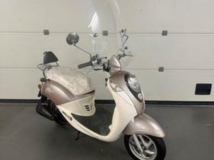 SYM MIO INRUIL DEAL PRACHTIGE SCOOTER /SNOR/WINDSCHERM — SCOOTERS | SYM — MARKTPLAATS